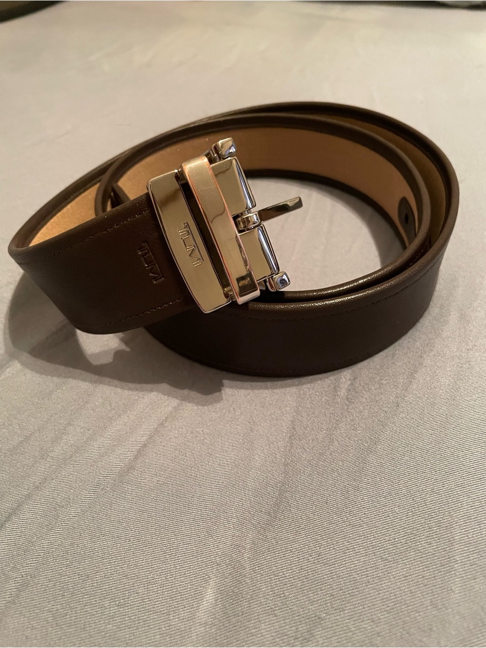 Tumi Men's Dark Brown Leather Belt with Silver Buckle